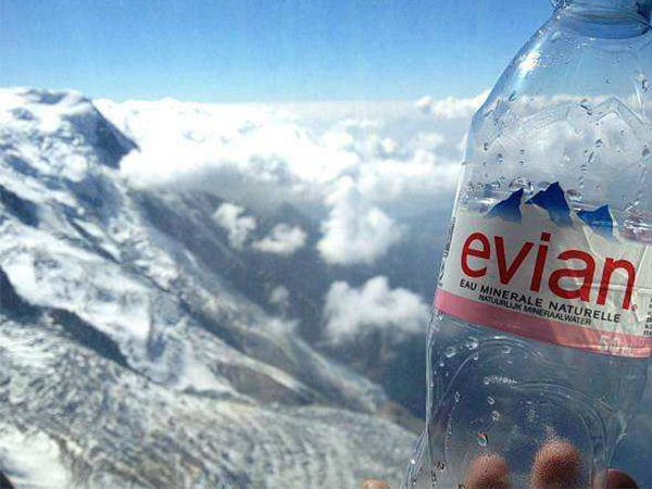 依云水產品廣告片創造吉尼斯世界紀錄，宣傳片制作你值得擁有